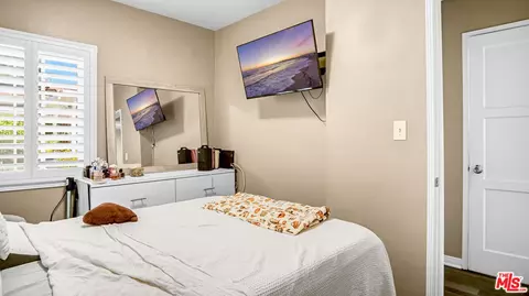 Bedroom - 7069 Apperson St, Tujunga, CA 91042 photo 5 of 13