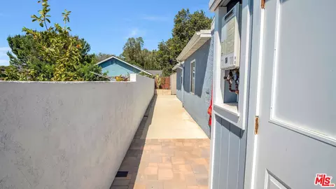 Exterior - 7069 Apperson St, Tujunga, CA 91042 photo 7 of 15