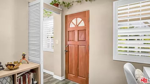 Entry Way - 7069 Apperson St, Tujunga, CA 91042 photo 2 of 4