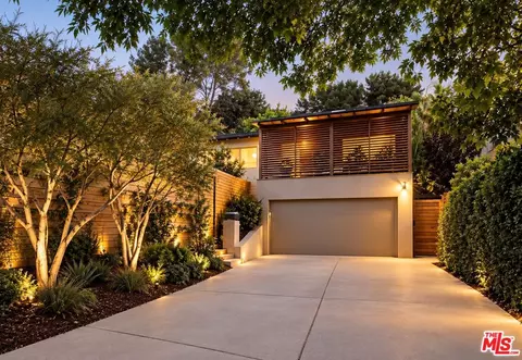 3613 Lankershim Blvd, Los Angeles, CA 90068