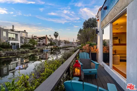 225 Carroll Canal, Venice, CA 90291
