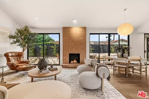 2942 E Orella Cir, Palm Springs, CA 92264