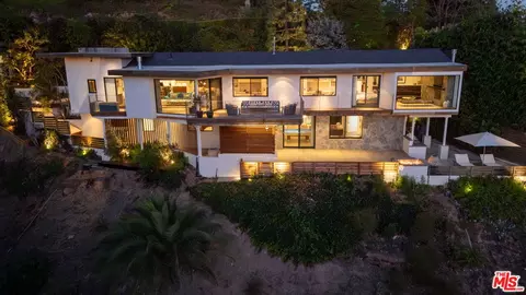 1570 Casale Rd, Pacific Palisades, CA 90272