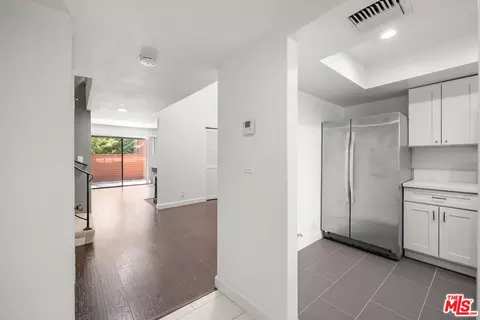 Entry Way - 230 Bethany Rd #120, Burbank, CA 91504 photo 3 of 4