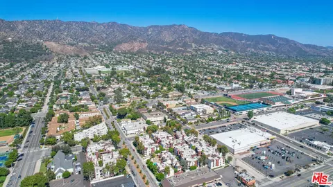 View/Area - 230 Bethany Rd #120, Burbank, CA 91504 photo 3 of 4