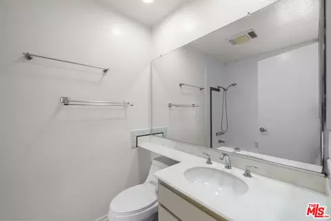 Bath - 230 Bethany Rd #120, Burbank, CA 91504 photo 5 of 5