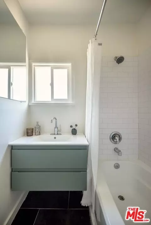 Bath - 1836 Vassar St, Glendale, CA 91204 photo 4 of 4
