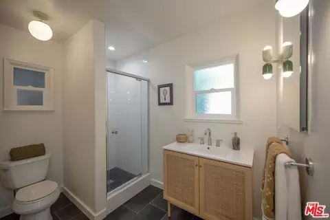 Bath - 1836 Vassar St, Glendale, CA 91204 photo 1 of 4