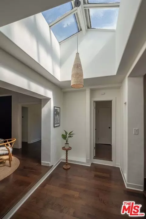 Entry Way - 1836 Vassar St, Glendale, CA 91204 photo 4 of 5