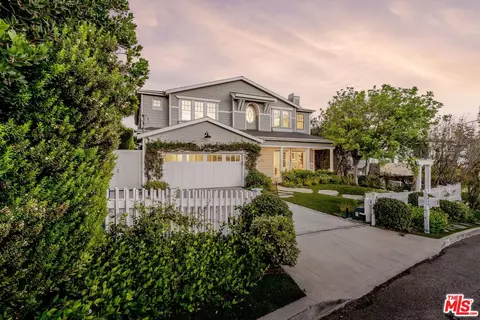 1014 El Medio Ave, Pacific Palisades, CA 90272