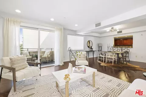 305 Arnaz Dr #303, Los Angeles, CA 90048