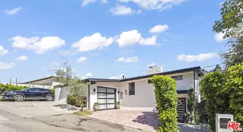6335 Grape Pl, Los Angeles, CA 90068