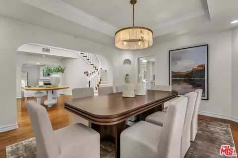 3225 Iredell Ln, Studio City, CA 91604