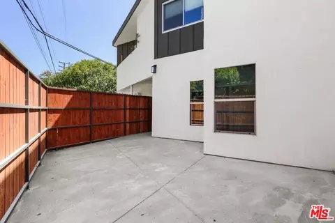 Exterior - 2001 Penmar Ave, Venice, CA 90291 photo 2 of 3