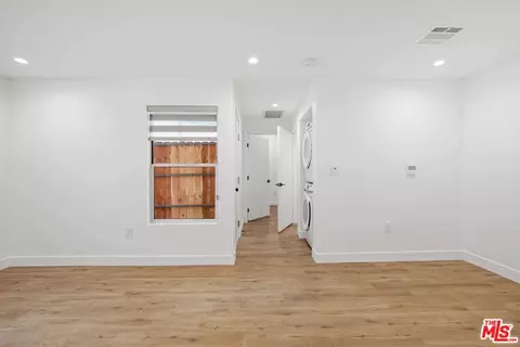Entry Way - 2001 Penmar Ave, Venice, CA 90291 photo 1 of 1