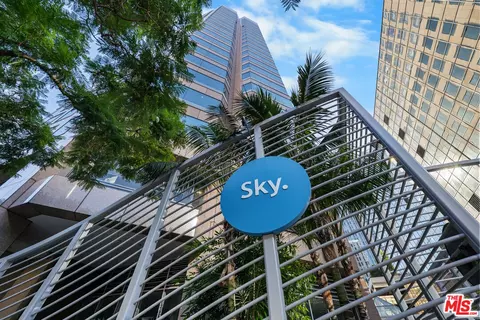 801 S Grand Ave #2106, Los Angeles, CA 90017