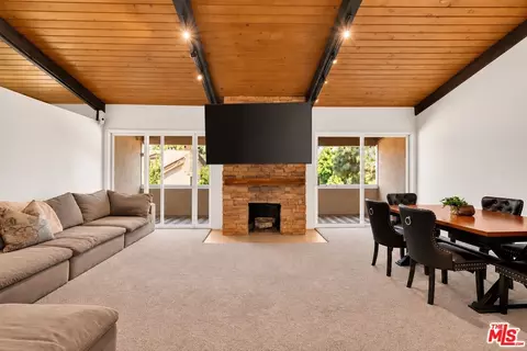 6315 Green Valley Cir #300, Culver City, CA 90230