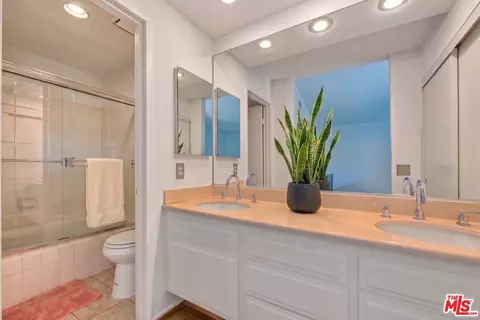 Bath - 736 Mustang Cir, Walnut, CA 91789 photo 4 of 4
