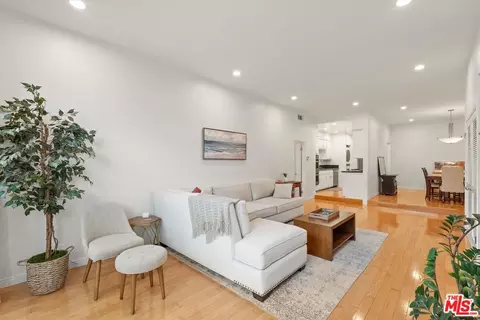 11947 Dorothy St #203, Los Angeles, CA 90049