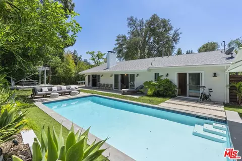 23023 Gainford St, Woodland Hills, CA 91364