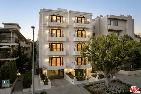 11923 Gorham Ave #202, Los Angeles, CA 90049