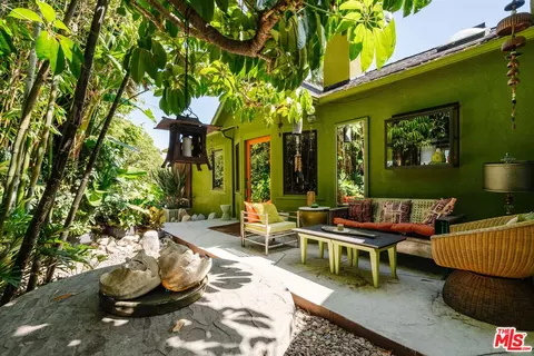 1630 Champlain Ter, Los Angeles, CA 90026