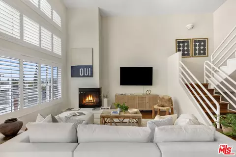 1214 14th St #203, Santa Monica, CA 90404