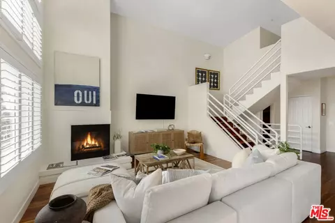 1214 14th St #203, Santa Monica, CA 90404
