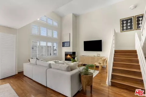 1214 14th St #203, Santa Monica, CA 90404