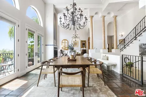 6383 Quebec Dr, Los Angeles, CA 90068