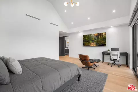 3932 Glencoe Ave, Venice, CA 90291 photo 3