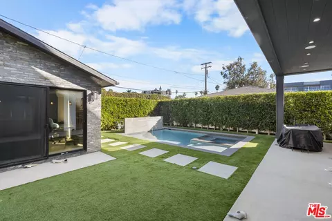 Exterior - 3932 Glencoe Ave, Venice, CA 90291 photo 2 of 5