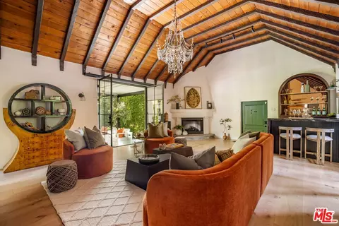 3225 Oakshire Dr, Los Angeles, CA 90068