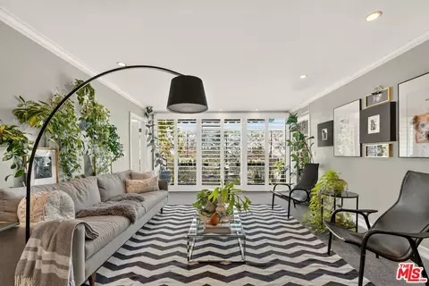 289 S Barrington Ave #A308, Los Angeles, CA 90049