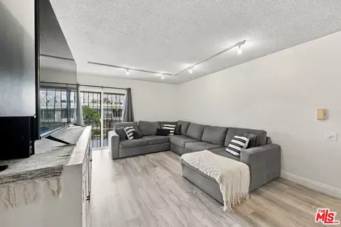 3166 S Sepulveda Blvd #6, Los Angeles, CA 90034