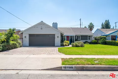 16100 Londelius St, North Hills, CA 91343