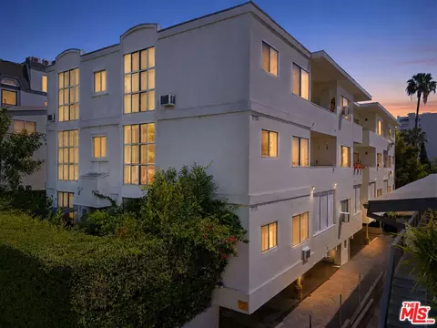 1214 N Clark St, West Hollywood, CA 90069