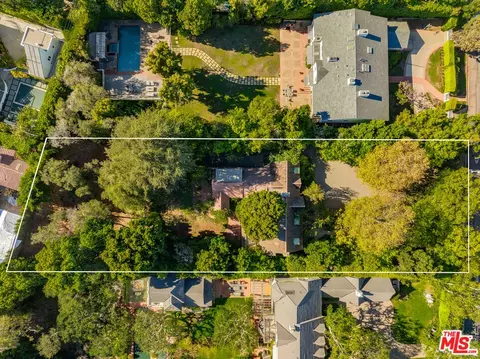 357 N Carmelina Ave, Los Angeles, CA 90049