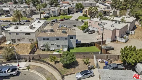 View/Area - 9221 Wheeler Ct, Fontana, CA 92335 photo 2 of 3