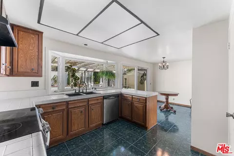 Kitchen - 3381 Elma St, Camarillo, CA 93010 photo 5 of 6