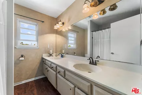 Bath - 3381 Elma St, Camarillo, CA 93010 photo 2 of 3