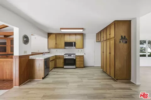 Kitchen - 3530 Via Marina Ave, Oxnard, CA 93035 photo 1 of 5