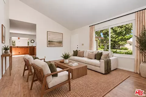 Living - 3530 Via Marina Ave, Oxnard, CA 93035 photo 2 of 6