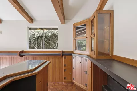 Kitchen - 3530 Via Marina Ave, Oxnard, CA 93035 photo 4 of 5