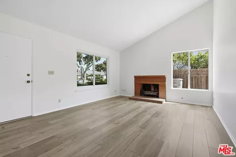 Living - 3530 Via Marina Ave, Oxnard, CA 93035 photo 3 of 6