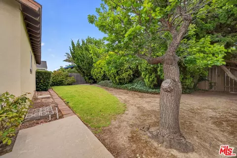 Exterior - 3530 Via Marina Ave, Oxnard, CA 93035 photo 3 of 7