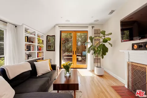 6871 Sunny Cv, Los Angeles, CA 90068