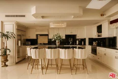 10450 Wilshire Blvd #4J, Los Angeles, CA 90024