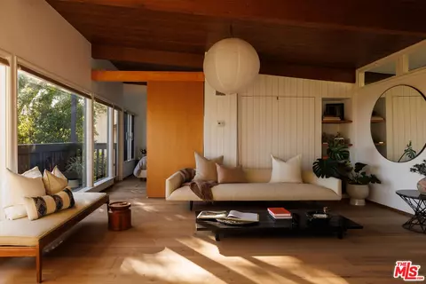 2513 Verbena Dr, Los Angeles, CA 90068