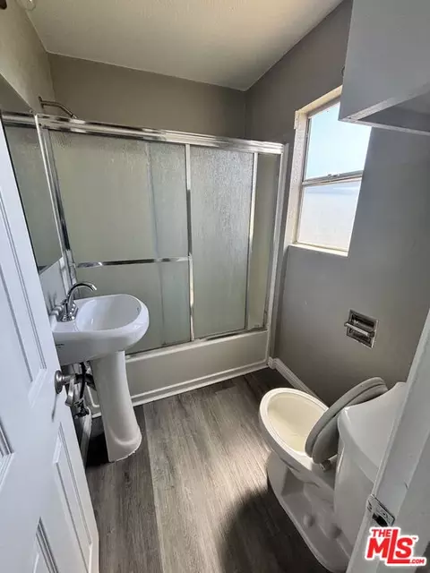 Bath - 1000 N Sloan Ave, Compton, CA 90221 photo 3 of 3